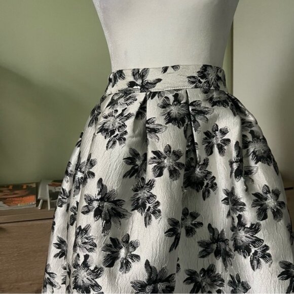 Metallic Silver & Black Flower Brocade Fabric Shimmery Fancy Cupcake Skirt Sz L - Picture 5 of 16